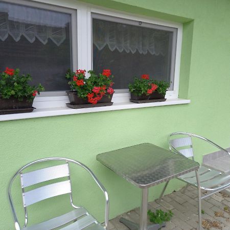 Napsugár Vendégház Újudvar Esterno foto