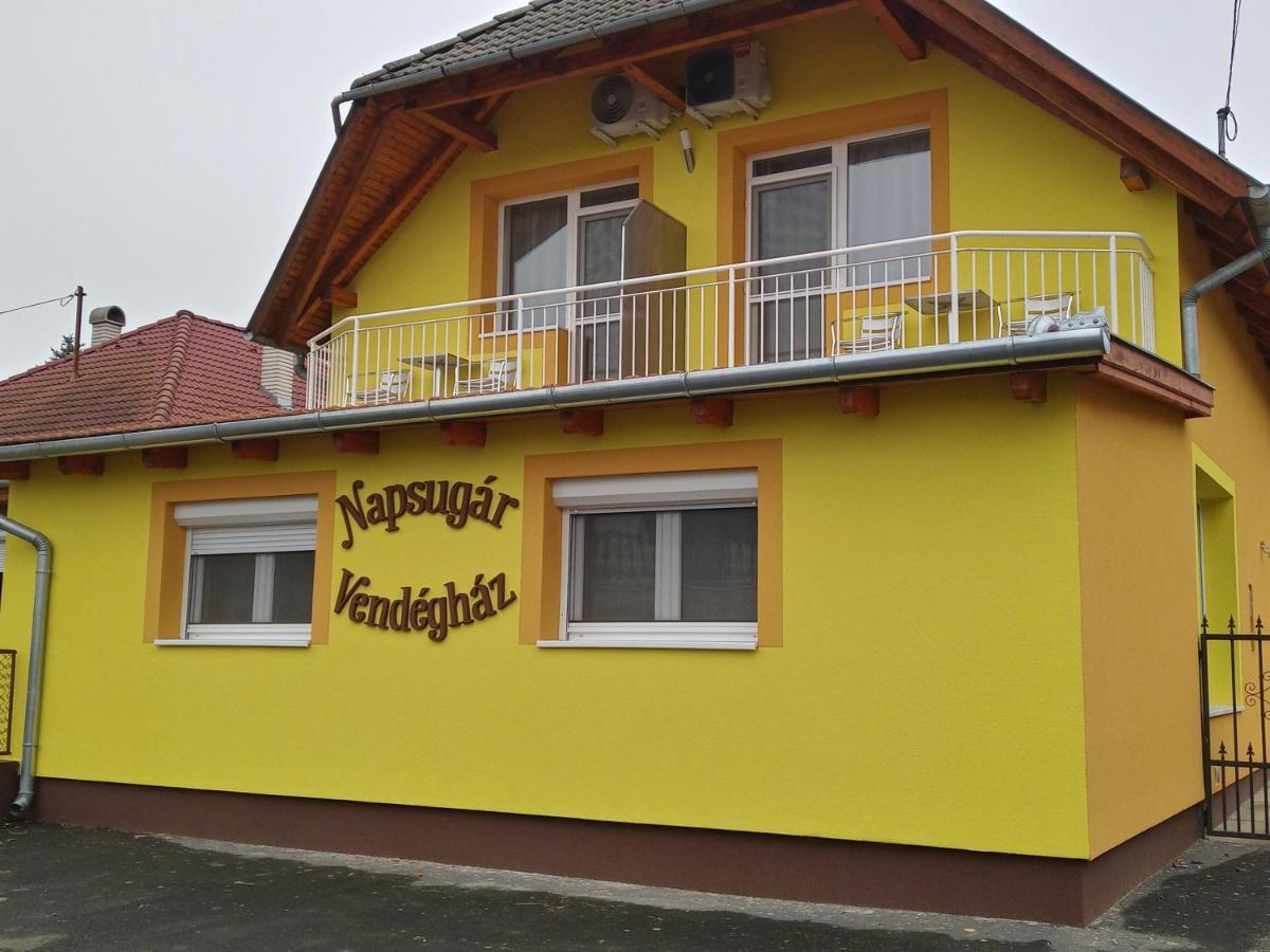 Napsugár Vendégház Újudvar Esterno foto