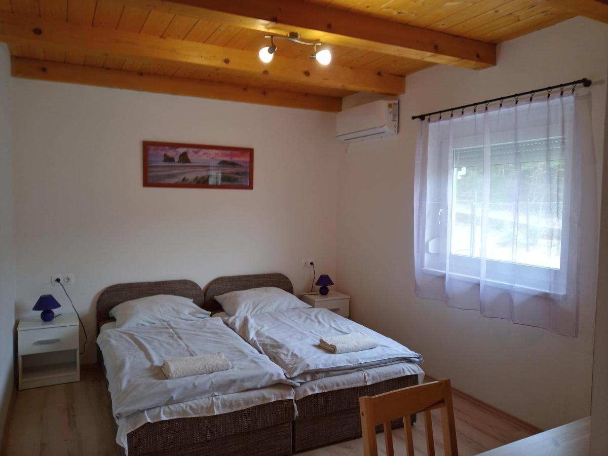 Napsugár Vendégház Újudvar Esterno foto
