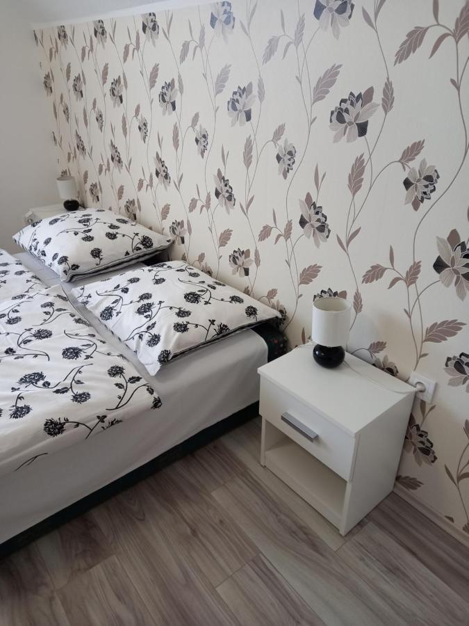Napsugár Vendégház Újudvar Esterno foto