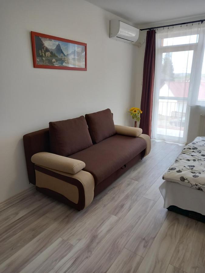 Napsugár Vendégház Újudvar Esterno foto