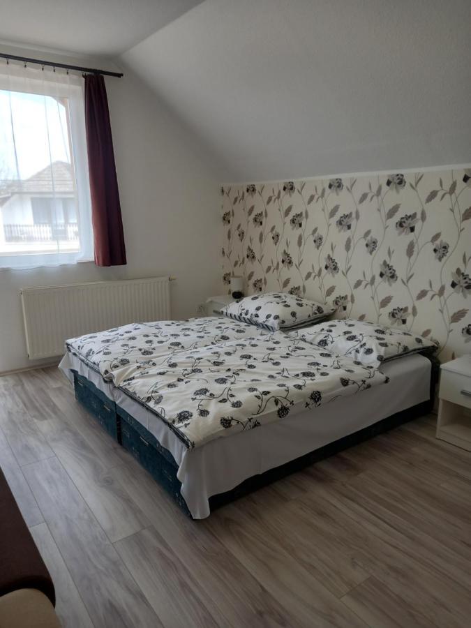 Napsugár Vendégház Újudvar Esterno foto