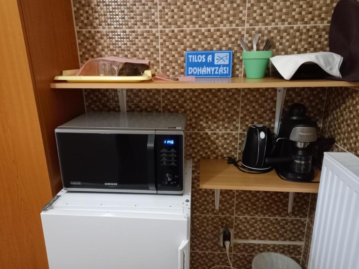Napsugár Vendégház Újudvar Esterno foto