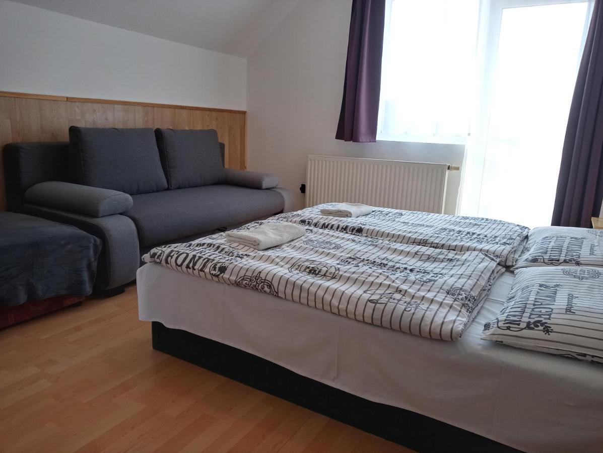 Napsugár Vendégház Újudvar Esterno foto